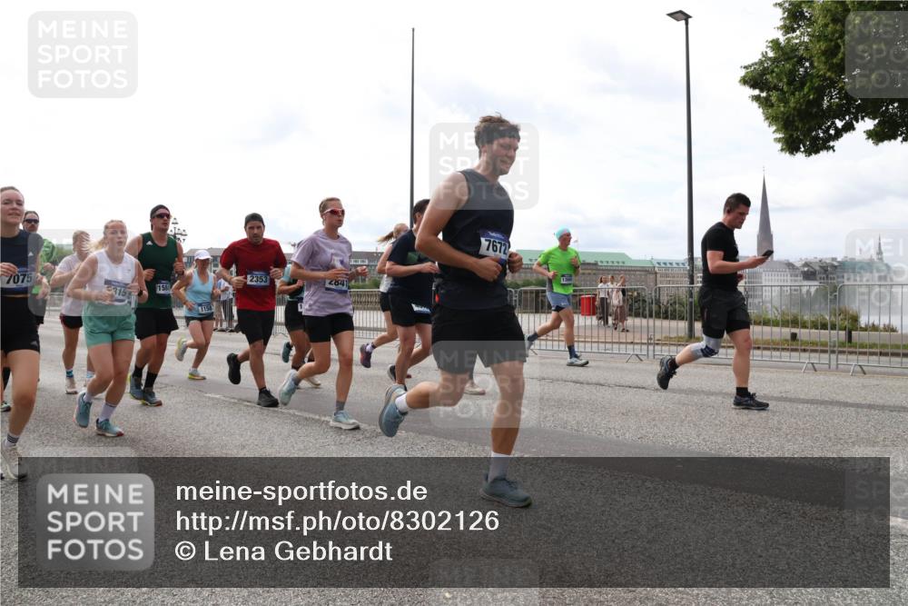29.06.2025 - hella hamburg halbmarathon Lena Gebhardt http://msf.ph/oto/8302126 29.06.2025 10:21:54 Lombardsbrücke 7075, 315, 158, 1158, 2353, 2841, 7672, 1003, 1072, 1158, 1191, 1250, 1294, 1401, 1668, 1958, 1963, 2009, 2063, 2172, 2315, 2353, 2514, 2529, 2744, 3050, 3172, 3458, 3606, 3768, 3770, 3825, 3826, 3995, 4046, 4289, 4366, 4375, 4376, 4697, 4786, 5122, 5412, 5641, 5759, 5957, 6086, 6103, 6475, 6676, 6805, 6881, 7075, 7162, 7612, 7672, 7781, 8286, 8431, 8715, 8860, 8896, 8954, 8959, 9002, 9062, 9369, 9483, 9499, 9532, 9624, 10374, 10874 meine-sportfotos.de