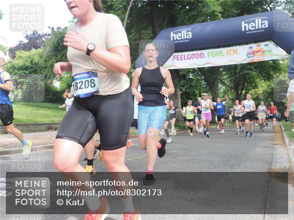 29.06.2025 - hella hamburg halbmarathon KatJ http://msf.ph/oto/8302173 29.06.2025 10:43:27 Zwischen KM18-KM19 1972, 2083, 2741, 2982, 2996, 4152, 4594, 4813, 5418, 7037, 7547 meine-sportfotos.de