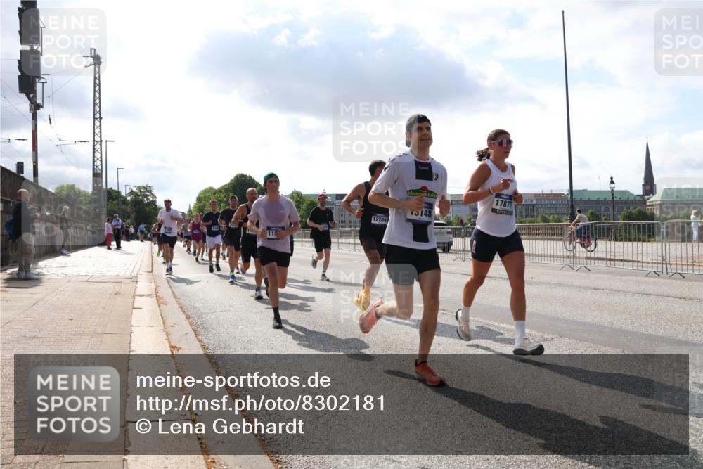 29.06.2025 - hella hamburg halbmarathon Lena Gebhardt http://msf.ph/oto/8302181 29.06.2025 09:47:04 Lombardsbrücke 11, 12204, 3148, 17877, 1002, 1053, 1396, 1407, 1411, 1577, 1910, 1959, 2228, 2243, 2563, 2774, 2836, 3005, 3790, 3935, 4740, 4944, 5048, 5152, 5193, 5660, 6032, 6305, 6473, 6683, 6915, 7080, 7466, 7622, 7628, 7831, 7867, 7972, 8312, 8323, 8366, 9376, 9508, 9519, 10477, 10771, 10927, 11055, 11304, 11370, 11661, 11898, 12204, 12447, 12899, 13148, 13199, 13493, 13494, 13729, 13771, 13972, 13991, 14069, 14310, 14385, 16811, 16957 meine-sportfotos.de