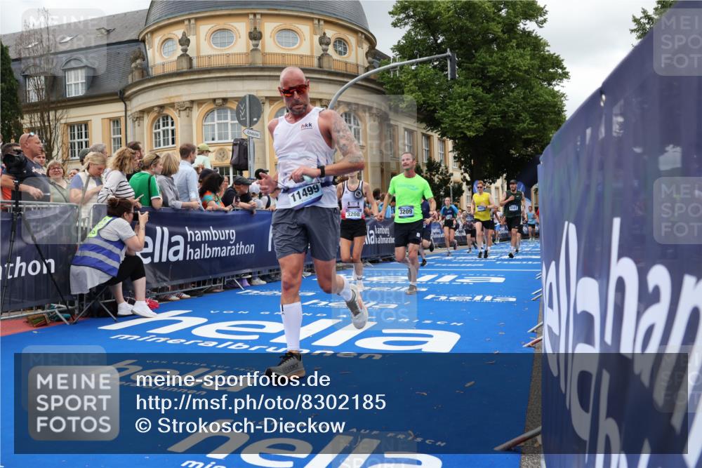 29.06.2025 - hella hamburg halbmarathon Strokosch-Dieckow http://msf.ph/oto/8302185 29.06.2025 10:54:06 Ziel 1151, 1410, 1815, 3096, 3208, 3209, 3898, 5638, 6294, 6356, 6443, 6581, 8390, 9032, 9791, 11499, 12213, 12379, 13397, 13794, 15169, 15524, 16780, 16871, 17348, 18308 meine-sportfotos.de
