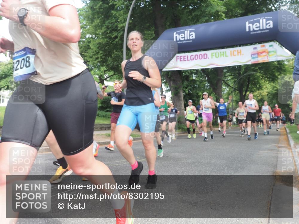 29.06.2025 - hella hamburg halbmarathon KatJ http://msf.ph/oto/8302195 29.06.2025 10:43:27 Zwischen KM18-KM19 1972, 2083, 2741, 2982, 2996, 4152, 4594, 4813, 5418, 7037, 7547 meine-sportfotos.de