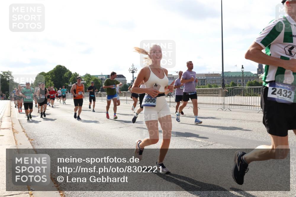 29.06.2025 - hella hamburg halbmarathon Lena Gebhardt http://msf.ph/oto/8302221 29.06.2025 09:59:41 Lombardsbrücke 133, 3279, 11844, 15000, 1517, 2432, 1319, 1334, 1366, 1595, 1642, 1834, 1914, 1955, 2282, 2348, 2364, 2391, 2432, 2630, 2676, 2910, 3112, 3279, 3668, 3836, 4426, 4467, 4772, 4837, 4839, 5015, 5134, 5277, 5299, 5457, 5458, 5465, 5492, 5866, 6174, 6201, 6202, 6414, 6415, 6416, 6587, 7037, 7129, 7130, 7395, 7833, 8330, 8509, 8520, 8542, 8652, 8846, 8929, 9142, 9488, 9903, 9907, 9922, 9984, 10020, 10031, 10266, 11039, 11568, 11844 meine-sportfotos.de