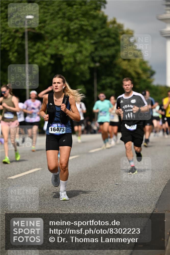 29.06.2025 - hella hamburg halbmarathon Dr. Thomas Lammeyer http://msf.ph/oto/8302223 29.06.2025 10:16:27 Kennedybrücke 1249, 1610, 1785, 1850, 1851, 2963, 2964, 3182, 3248, 3262, 3363, 4453, 5150, 5166, 5176, 6822, 6871, 7014, 7907, 8917, 8971, 9428, 9705, 10067, 10402, 10409, 10685, 11025 meine-sportfotos.de