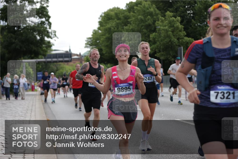 29.06.2025 - hella hamburg halbmarathon Jannik Wohlers http://msf.ph/oto/8302247 29.06.2025 10:37:24 Lombardsbrücke 1475, 1578, 1799, 1985, 2199, 2853, 3230, 3246, 5139, 5522, 5875, 6243, 6362, 7244, 7321, 7350, 7696, 8985, 9247, 9288, 9895, 10159, 10506, 10836, 11087, 11164, 11456, 11457, 11543, 11882, 12242, 12254, 12472, 12824, 13650, 14018, 15002, 15418, 15511, 16211, 16360, 16680, 17389, 17793, 17798, 18317, 18319 meine-sportfotos.de