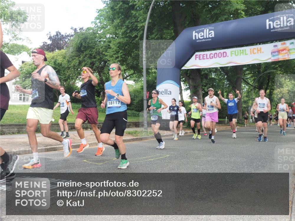 29.06.2025 - hella hamburg halbmarathon KatJ http://msf.ph/oto/8302252 29.06.2025 10:43:27 Zwischen KM18-KM19 1972, 2083, 2741, 2982, 2996, 4152, 4594, 4813, 5418, 7037, 7547 meine-sportfotos.de