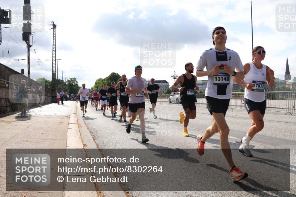 29.06.2025 - hella hamburg halbmarathon Lena Gebhardt http://msf.ph/oto/8302264 29.06.2025 09:47:04 Lombardsbrücke 3935, 14975, 1, 55, 12204, 4305, 13148, 17877, 1002, 1053, 1396, 1407, 1411, 1577, 1910, 1959, 2228, 2243, 2563, 2774, 2836, 3005, 3790, 3935, 4740, 4944, 5048, 5152, 5193, 5660, 6032, 6305, 6473, 6683, 6915, 7080, 7466, 7622, 7628, 7831, 7867, 7972, 8312, 8323, 8366, 9376, 9508, 9519, 10477, 10771, 10927, 11055, 11304, 11370, 11661, 11898, 12204, 12447, 12899, 13148, 13199, 13493, 13494, 13729, 13771, 13972, 13991, 14069, 14310, 14385, 16811, 16957 meine-sportfotos.de