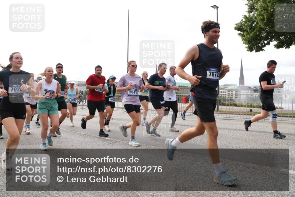29.06.2025 - hella hamburg halbmarathon Lena Gebhardt http://msf.ph/oto/8302276 29.06.2025 10:21:54 Lombardsbrücke 7073, 119, 1158, 353, 2841, 9635, 7672, 4289, 1003, 1072, 1158, 1191, 1250, 1294, 1401, 1668, 1958, 1963, 2009, 2063, 2172, 2315, 2353, 2514, 2529, 2744, 3050, 3172, 3458, 3606, 3768, 3770, 3825, 3826, 3995, 4046, 4289, 4366, 4375, 4376, 4697, 4786, 5122, 5412, 5641, 5759, 5957, 6086, 6103, 6475, 6676, 6805, 6881, 7075, 7162, 7612, 7672, 7781, 8286, 8431, 8715, 8860, 8896, 8954, 8959, 9002, 9062, 9369, 9483, 9499, 9532, 9624, 10374, 10874 meine-sportfotos.de