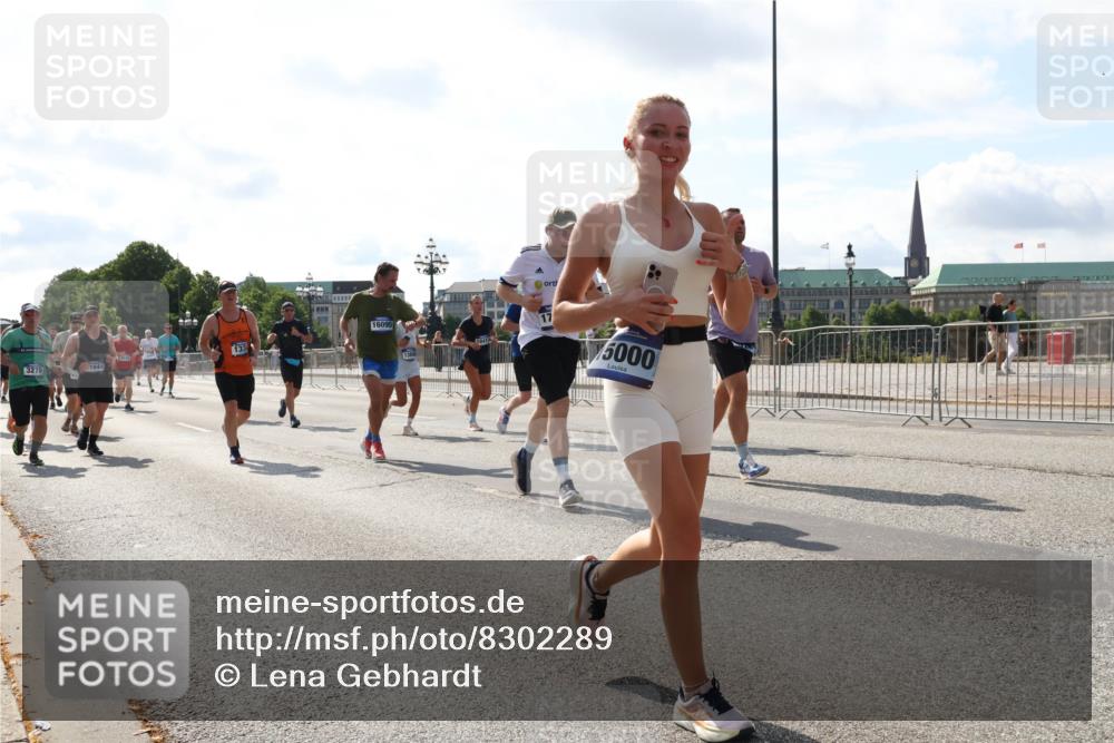 29.06.2025 - hella hamburg halbmarathon Lena Gebhardt http://msf.ph/oto/8302289 29.06.2025 09:59:42 Lombardsbrücke 3279, 1844, 133, 16095, 1380, 5000, 1319, 1334, 1366, 1595, 1642, 1834, 1914, 1955, 2282, 2348, 2364, 2391, 2432, 2630, 2676, 2910, 3112, 3279, 3668, 3836, 4426, 4467, 4772, 4837, 5015, 5134, 5277, 5299, 5457, 5458, 5465, 5492, 5866, 6174, 6201, 6202, 6414, 6415, 6416, 6587, 7037, 7129, 7130, 7395, 7833, 8330, 8509, 8520, 8542, 8652, 8846, 8929, 9142, 9488, 9903, 9907, 9922, 9984, 10020, 10031, 11039, 11568, 11844 meine-sportfotos.de