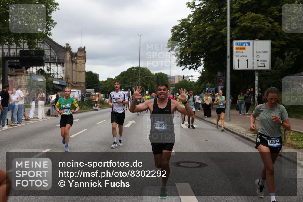29.06.2025 - hella hamburg halbmarathon Yannick Fuchs http://msf.ph/oto/8302292 29.06.2025 10:49:58 20KM 1130, 1180, 1877, 2378, 2982, 3042, 3048, 4951, 5287, 5465, 5721, 5744, 6759, 7646, 7742, 8255, 8311, 8330, 8639, 8863, 9361, 9562, 9622, 11039, 11143, 11309, 11554, 11638, 12196, 12515, 12858, 13474, 14363, 14461, 15134, 16043, 16375, 16401, 16434, 16625, 16786, 17468, 17615, 18117, 18125, 18212, 18325, 18340, 18495, 18531, 18634, 18741, 18746, 18835, 18966, 19120, 19152 meine-sportfotos.de