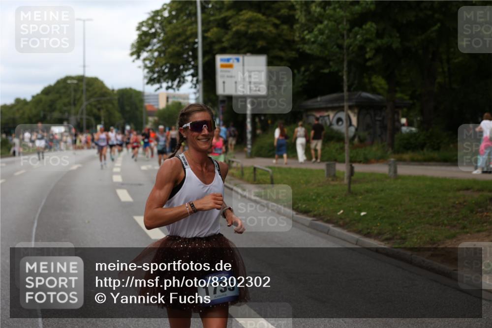 29.06.2025 - hella hamburg halbmarathon Yannick Fuchs http://msf.ph/oto/8302302 29.06.2025 10:37:37 20KM 1735, 2653, 3697, 3928, 4080, 4229, 4318, 5124, 5477, 7026, 7508, 7635, 10099, 10237, 10251, 11177, 12153, 12723, 12776, 13398, 13746, 13807, 14201, 14210, 14484, 14849, 15328, 15706, 15851, 15921, 16314, 16338, 16997, 18004, 18274, 18304, 18449, 18987, 19009, 19038, 19051, 19229 meine-sportfotos.de