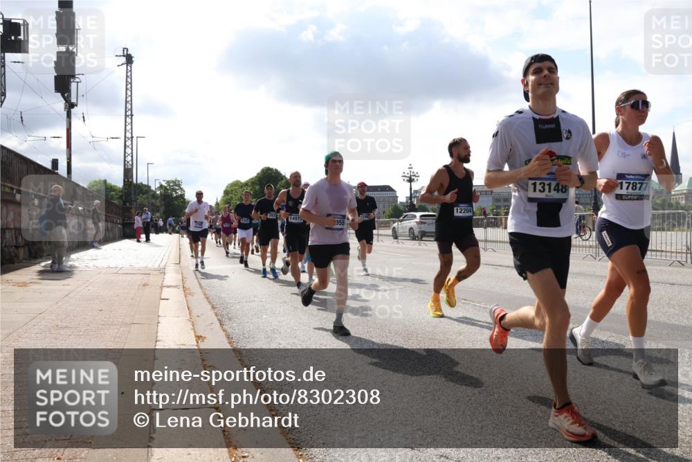 29.06.2025 - hella hamburg halbmarathon Lena Gebhardt http://msf.ph/oto/8302308 29.06.2025 09:47:04 Lombardsbrücke 12204, 14975, 6305, 055, 3790, 13148, 17877, 1002, 1053, 1396, 1407, 1411, 1577, 1910, 1959, 2228, 2243, 2563, 2774, 2836, 3005, 3790, 3935, 4740, 4944, 5048, 5152, 5193, 5660, 6032, 6305, 6473, 6683, 6915, 7080, 7466, 7622, 7628, 7831, 7867, 7972, 8312, 8323, 8366, 9376, 9508, 9519, 10477, 10771, 10927, 11055, 11304, 11370, 11661, 11898, 12204, 12447, 12899, 13148, 13199, 13493, 13494, 13729, 13771, 13972, 13991, 14069, 14310, 14385, 16811, 16957 meine-sportfotos.de