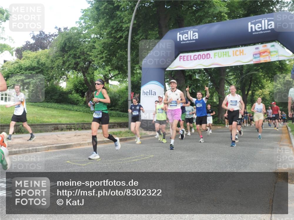 29.06.2025 - hella hamburg halbmarathon KatJ http://msf.ph/oto/8302322 29.06.2025 10:43:28 Zwischen KM18-KM19 1972, 2083, 2741, 2982, 2996, 4152, 4594, 4813, 5418, 7037, 7547 meine-sportfotos.de