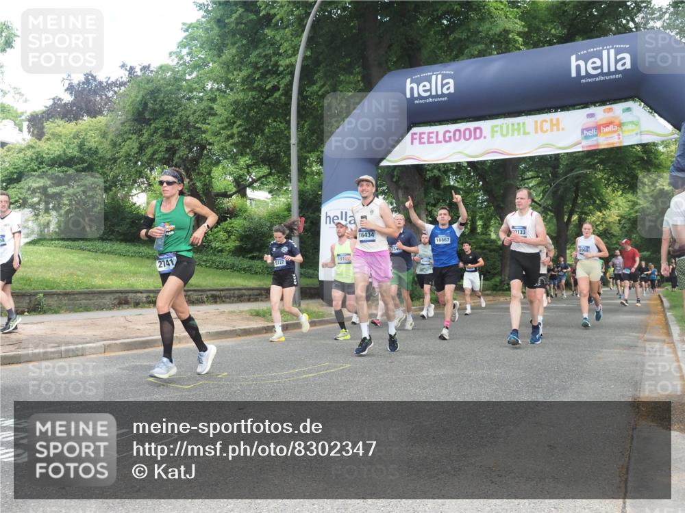 29.06.2025 - hella hamburg halbmarathon KatJ http://msf.ph/oto/8302347 29.06.2025 10:43:28 Zwischen KM18-KM19 1972, 2083, 2741, 2982, 2996, 4152, 4594, 4813, 5418, 7037, 7547 meine-sportfotos.de