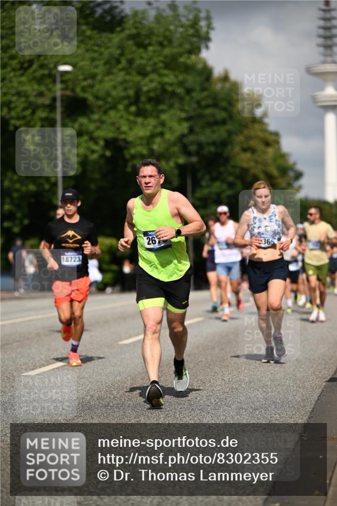 29.06.2025 - hella hamburg halbmarathon Dr. Thomas Lammeyer http://msf.ph/oto/8302355 29.06.2025 09:54:05 Kennedybrücke 1209, 1358, 1688, 1697, 1882, 2568, 2675, 2826, 3626, 4205, 4229, 4380, 4398, 4823, 5409, 5472, 5508, 5745, 6080, 6458, 6529, 6649, 6686, 6687, 7026, 7110, 8450, 8958, 9017, 9116, 9365, 10218, 10783, 10922, 11281, 11284, 11305, 11379 meine-sportfotos.de