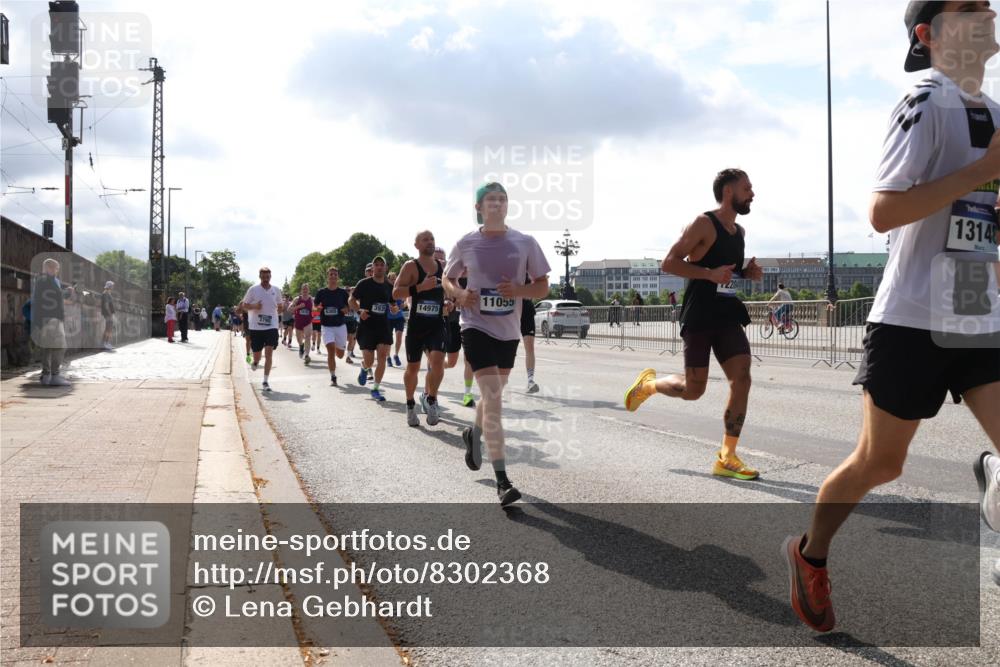 29.06.2025 - hella hamburg halbmarathon Lena Gebhardt http://msf.ph/oto/8302368 29.06.2025 09:47:05 Lombardsbrücke 3935, 14975, 3790, 11055, 13148, 1002, 1053, 1396, 1407, 1411, 1577, 1910, 1959, 2121, 2228, 2243, 2563, 2774, 2836, 3005, 3790, 3935, 4246, 4740, 4944, 5048, 5152, 5193, 5660, 6032, 6305, 6473, 6683, 6915, 7080, 7466, 7622, 7628, 7831, 7867, 7972, 8312, 8323, 8366, 9376, 9508, 9519, 10477, 10771, 10927, 11055, 11370, 11898, 12204, 12447, 12899, 13148, 13199, 13493, 13494, 13729, 13771, 13972, 13991, 14069, 14310, 14385, 16957 meine-sportfotos.de