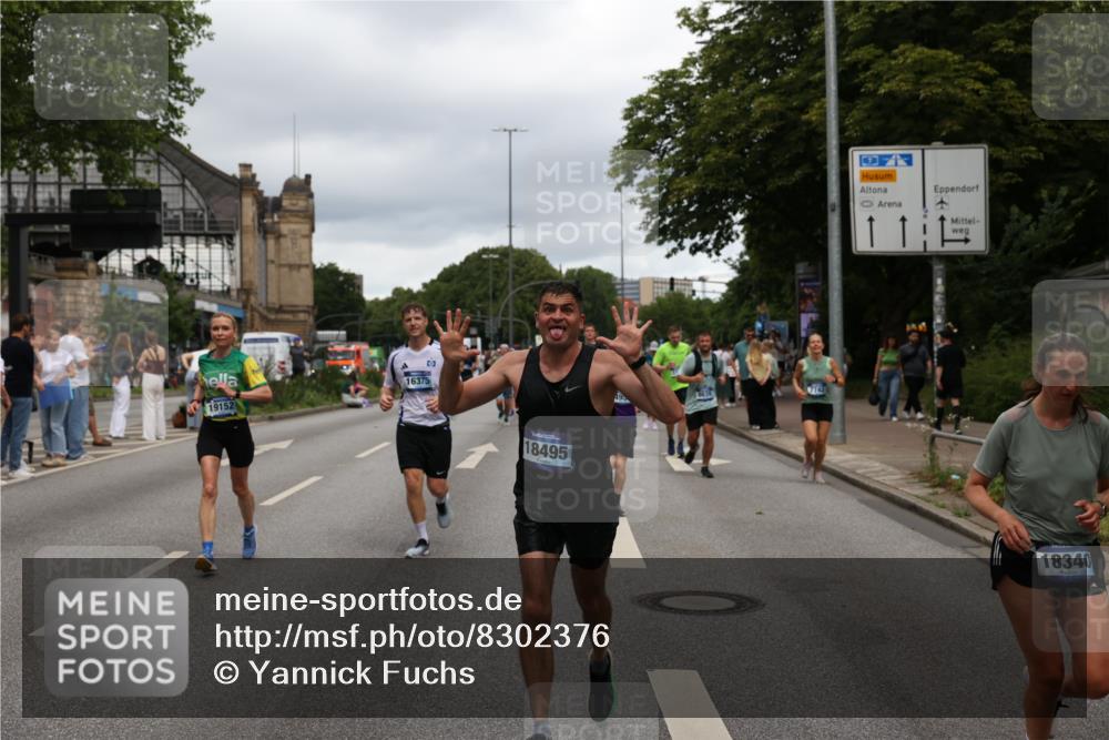 29.06.2025 - hella hamburg halbmarathon Yannick Fuchs http://msf.ph/oto/8302376 29.06.2025 10:49:58 20KM 1130, 1180, 1877, 2378, 2982, 3042, 3048, 4951, 5287, 5465, 5721, 5744, 6759, 7646, 7742, 8255, 8311, 8330, 8639, 8863, 9361, 9562, 9622, 11039, 11143, 11309, 11554, 11638, 12196, 12515, 12858, 13474, 14363, 14461, 15134, 16043, 16375, 16401, 16434, 16625, 16786, 17468, 17615, 18117, 18125, 18212, 18325, 18340, 18495, 18531, 18634, 18741, 18746, 18835, 18966, 19120, 19152 meine-sportfotos.de