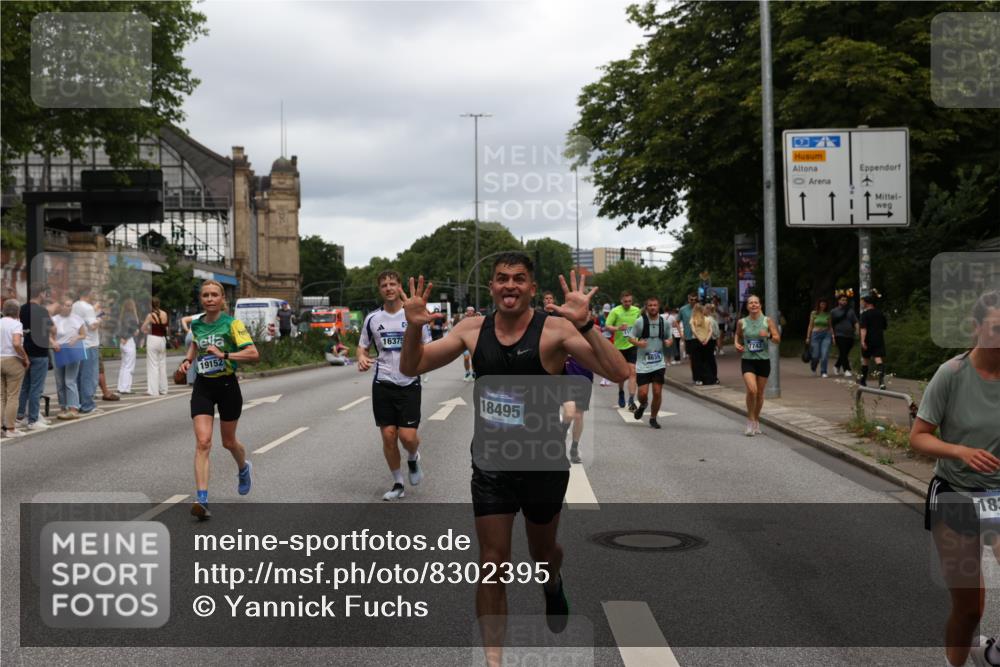 29.06.2025 - hella hamburg halbmarathon Yannick Fuchs http://msf.ph/oto/8302395 29.06.2025 10:49:58 20KM 1130, 1180, 1877, 2378, 2982, 3042, 3048, 4951, 5287, 5465, 5721, 5744, 6759, 7646, 7742, 8255, 8311, 8330, 8639, 8863, 9361, 9562, 9622, 11039, 11143, 11309, 11554, 11638, 12196, 12515, 12858, 13474, 14363, 14461, 15134, 16043, 16375, 16401, 16434, 16625, 16786, 17468, 17615, 18117, 18125, 18212, 18325, 18340, 18495, 18531, 18634, 18741, 18746, 18835, 18966, 19120, 19152 meine-sportfotos.de