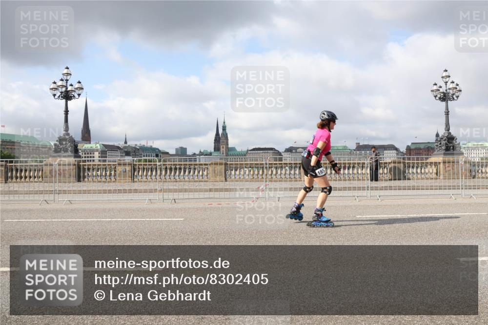 29.06.2025 - hella hamburg halbmarathon Lena Gebhardt http://msf.ph/oto/8302405 29.06.2025 09:06:40 Lombardsbrücke  meine-sportfotos.de
