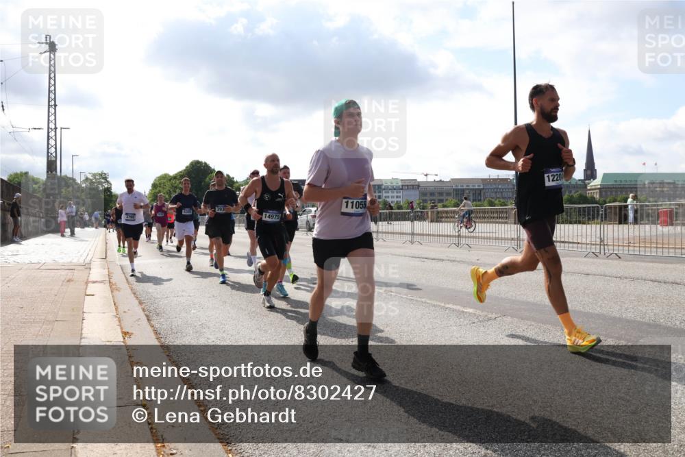 29.06.2025 - hella hamburg halbmarathon Lena Gebhardt http://msf.ph/oto/8302427 29.06.2025 09:47:05 Lombardsbrücke 3790, 2836, 3, 14975, 11055, 12204, 58888, 1002, 1053, 1396, 1407, 1411, 1577, 1910, 1959, 2121, 2228, 2243, 2563, 2774, 2836, 3005, 3790, 3935, 4246, 4740, 4944, 5048, 5152, 5193, 5660, 6032, 6305, 6473, 6683, 6915, 7080, 7466, 7622, 7628, 7831, 7867, 7972, 8312, 8323, 8366, 9376, 9508, 9519, 10477, 10771, 10927, 11055, 11370, 11898, 12204, 12447, 12899, 13148, 13199, 13493, 13494, 13729, 13771, 13972, 13991, 14069, 14310, 14385, 16957 meine-sportfotos.de
