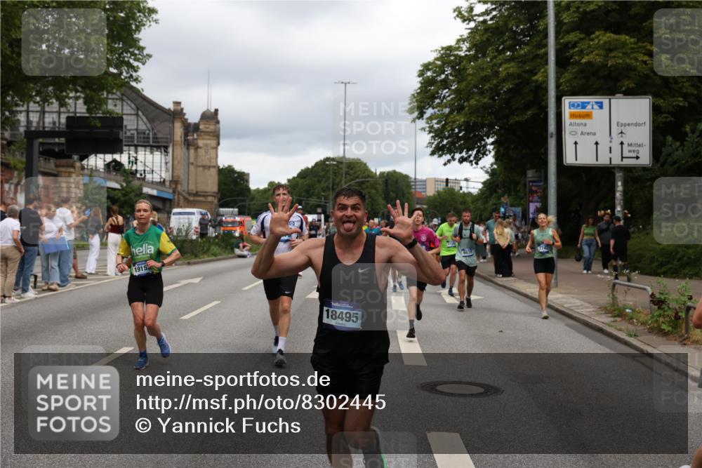 29.06.2025 - hella hamburg halbmarathon Yannick Fuchs http://msf.ph/oto/8302445 29.06.2025 10:49:58 20KM 1130, 1180, 1877, 2378, 2982, 3042, 3048, 4951, 5287, 5465, 5721, 5744, 6759, 7646, 7742, 8255, 8311, 8330, 8639, 8863, 9361, 9562, 9622, 11039, 11143, 11309, 11554, 11638, 12196, 12515, 12858, 13474, 14363, 14461, 15134, 16043, 16375, 16401, 16434, 16625, 16786, 17468, 17615, 18117, 18125, 18212, 18325, 18340, 18495, 18531, 18634, 18741, 18746, 18835, 18966, 19120, 19152 meine-sportfotos.de