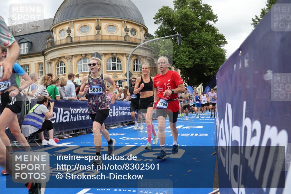 29.06.2025 - hella hamburg halbmarathon Strokosch-Dieckow http://msf.ph/oto/8302501 29.06.2025 10:54:11 Ziel 1410, 3103, 3177, 3208, 3209, 3861, 3898, 5638, 6082, 6084, 6294, 6443, 6581, 7274, 8223, 8390, 9791, 11430, 12213, 13033, 13397, 13794, 13803, 15169, 15524, 16527, 16574, 16750, 16780, 16871, 17087 meine-sportfotos.de