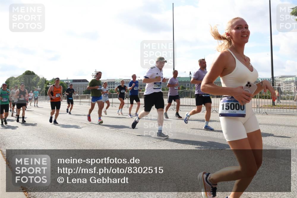 29.06.2025 - hella hamburg halbmarathon Lena Gebhardt http://msf.ph/oto/8302515 29.06.2025 09:59:42 Lombardsbrücke 1844, 3279, 18413, 17967, 15000, 1319, 1334, 1366, 1595, 1642, 1834, 1914, 1955, 2282, 2348, 2364, 2391, 2432, 2630, 2676, 2910, 3112, 3279, 3668, 3836, 4426, 4467, 4772, 4837, 5015, 5134, 5277, 5299, 5457, 5458, 5465, 5492, 5866, 6174, 6201, 6202, 6414, 6415, 6416, 6587, 7037, 7129, 7130, 7395, 7833, 8330, 8509, 8520, 8542, 8652, 8846, 8929, 9142, 9488, 9903, 9907, 9922, 9984, 10020, 10031, 11039, 11568, 11844 meine-sportfotos.de
