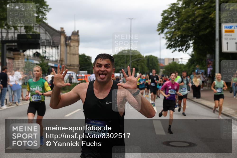 29.06.2025 - hella hamburg halbmarathon Yannick Fuchs http://msf.ph/oto/8302517 29.06.2025 10:49:59 20KM 1130, 1180, 1877, 2378, 2982, 3042, 3048, 4951, 5287, 5465, 5721, 5744, 6759, 7646, 7742, 8255, 8311, 8330, 8639, 8863, 9361, 9562, 9622, 11039, 11143, 11309, 11554, 11638, 12196, 12515, 12858, 13474, 14363, 14461, 15134, 16043, 16375, 16401, 16434, 16625, 16786, 17468, 17615, 18117, 18125, 18212, 18325, 18340, 18495, 18531, 18634, 18746, 18835, 18966, 19120, 19152 meine-sportfotos.de