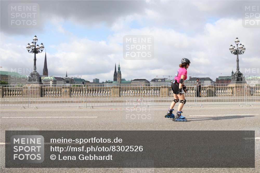 29.06.2025 - hella hamburg halbmarathon Lena Gebhardt http://msf.ph/oto/8302526 29.06.2025 09:06:40 Lombardsbrücke  meine-sportfotos.de