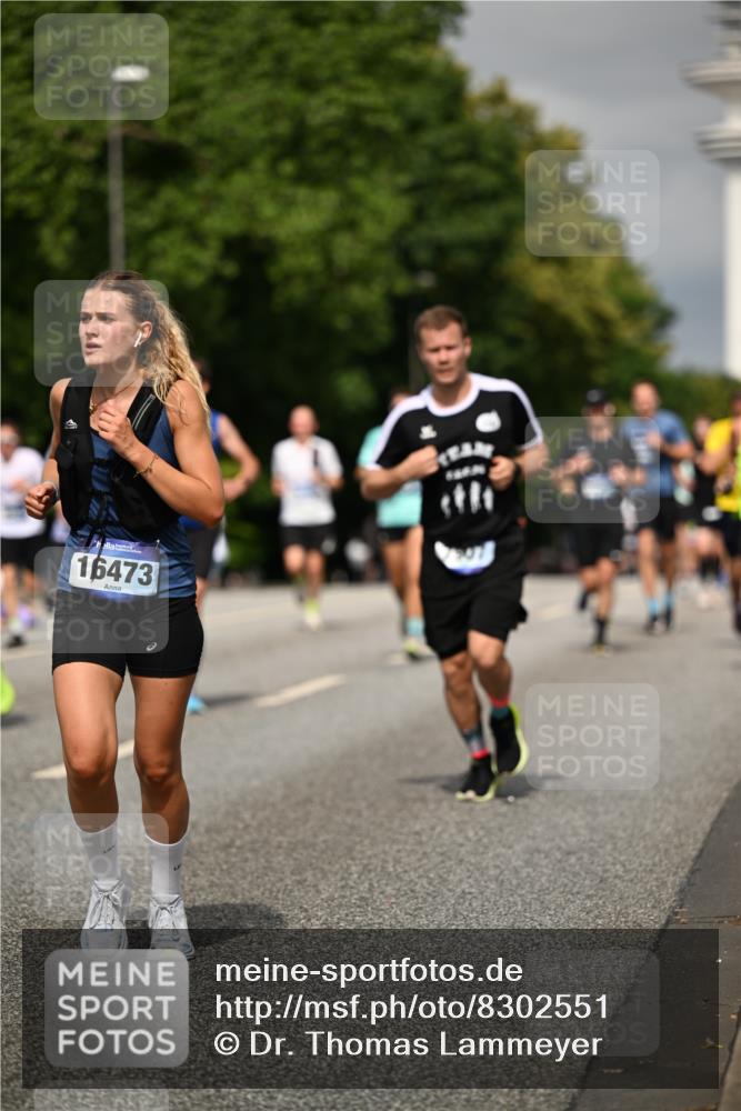 29.06.2025 - hella hamburg halbmarathon Dr. Thomas Lammeyer http://msf.ph/oto/8302551 29.06.2025 10:16:28 Kennedybrücke 1249, 1610, 1785, 1850, 1851, 2963, 2964, 3182, 3248, 3262, 3363, 4453, 4532, 5150, 5166, 5176, 6822, 6871, 7014, 7907, 8917, 8971, 9428, 9705, 10067, 10402, 10409, 10685, 11025 meine-sportfotos.de