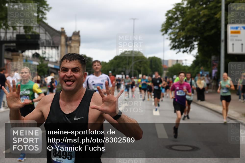29.06.2025 - hella hamburg halbmarathon Yannick Fuchs http://msf.ph/oto/8302589 29.06.2025 10:49:59 20KM 1130, 1180, 1877, 2378, 2982, 3042, 3048, 4951, 5287, 5465, 5721, 5744, 6759, 7646, 7742, 8255, 8311, 8330, 8639, 8863, 9361, 9562, 9622, 11039, 11143, 11309, 11554, 11638, 12196, 12515, 12858, 13474, 14363, 14461, 15134, 16043, 16375, 16401, 16434, 16625, 16786, 17468, 17615, 18117, 18125, 18212, 18325, 18340, 18495, 18531, 18634, 18746, 18835, 18966, 19120, 19152 meine-sportfotos.de