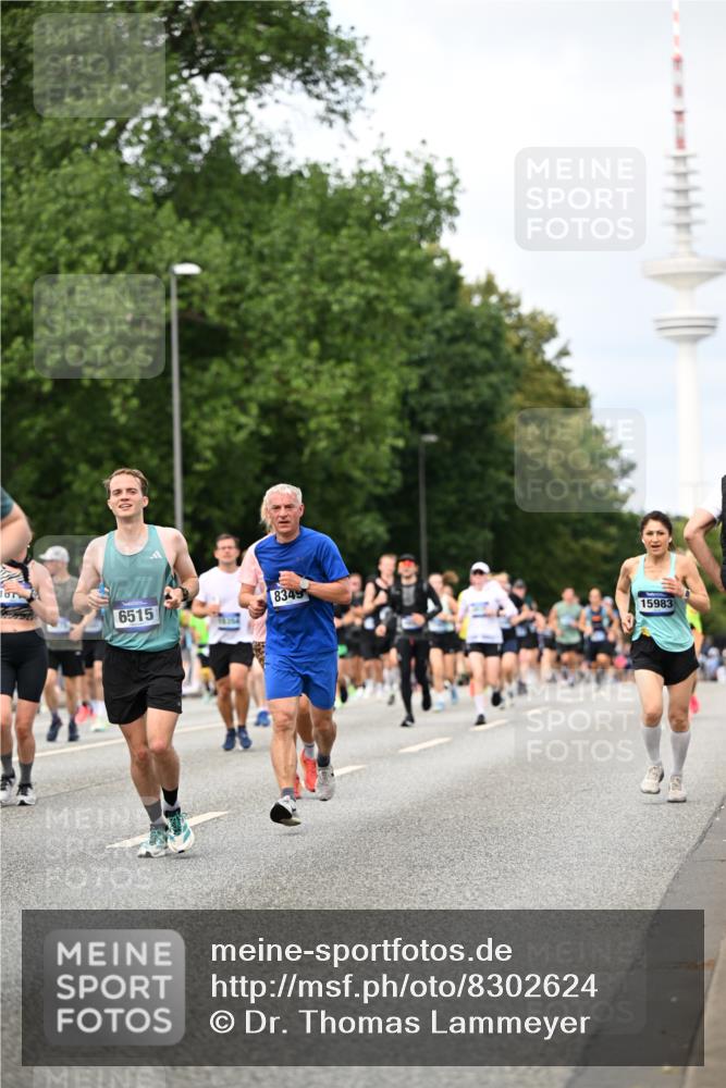 29.06.2025 - hella hamburg halbmarathon Dr. Thomas Lammeyer http://msf.ph/oto/8302624 29.06.2025 10:38:03 Kennedybrücke 1189, 1275, 1764, 1896, 2038, 2526, 2776, 2933, 3264, 3340, 3345, 3848, 4361, 4433, 4445, 4449, 4807, 4824, 4826, 5075, 5096, 5141, 5557, 5561, 5566, 5569, 5691, 5821, 5822, 5887, 6364, 6515, 6516, 6956, 7027, 7565, 7633, 7653, 7982, 8157, 8277, 8349, 8375, 8377, 8383, 8401, 8620, 9258, 9438, 9706, 9799, 9875, 9995, 10048, 10071, 10561, 10800, 11111, 11229, 11237, 11260, 11338 meine-sportfotos.de