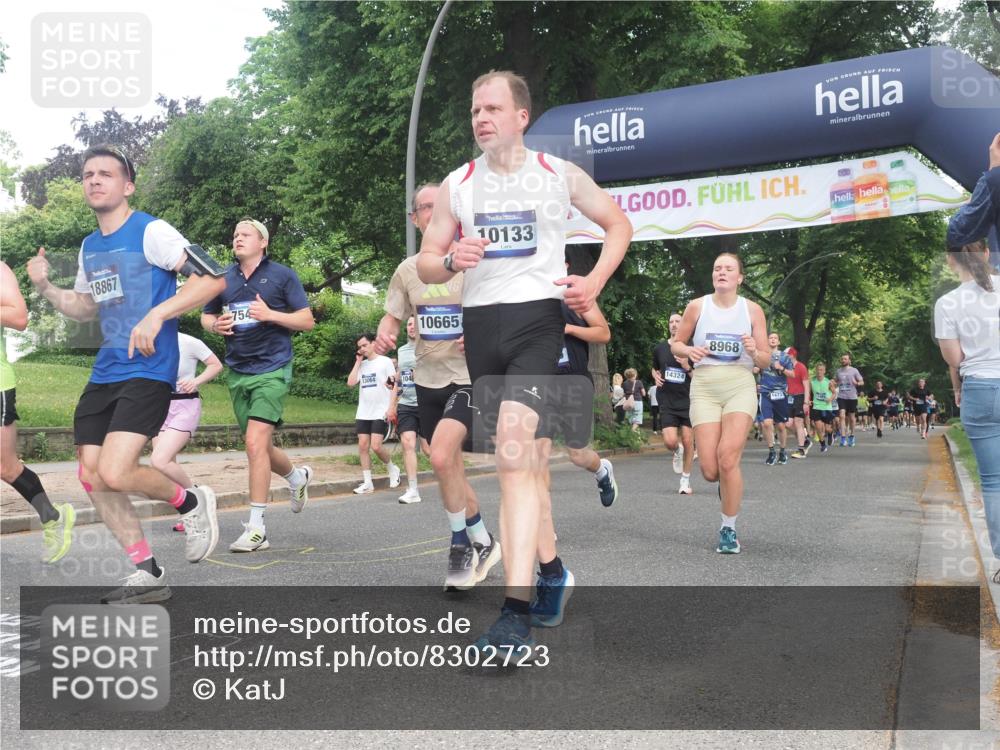 29.06.2025 - hella hamburg halbmarathon KatJ http://msf.ph/oto/8302723 29.06.2025 10:43:30 Zwischen KM18-KM19 1972, 2083, 2250, 2741, 2982, 2996, 4152, 4594, 4813, 7037, 7547 meine-sportfotos.de