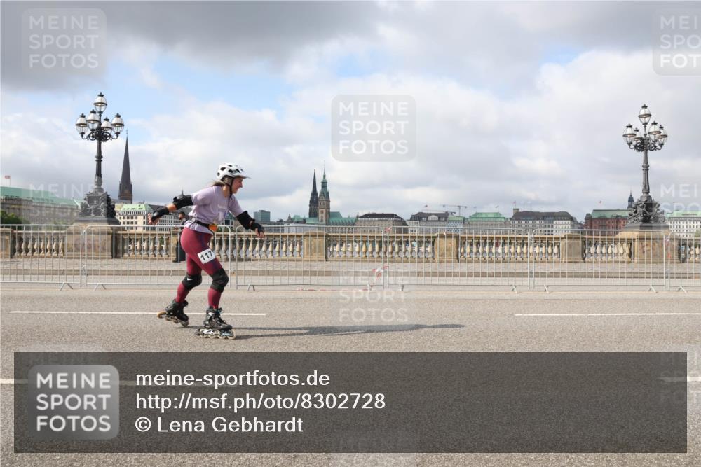 29.06.2025 - hella hamburg halbmarathon Lena Gebhardt http://msf.ph/oto/8302728 29.06.2025 09:06:48 Lombardsbrücke  meine-sportfotos.de