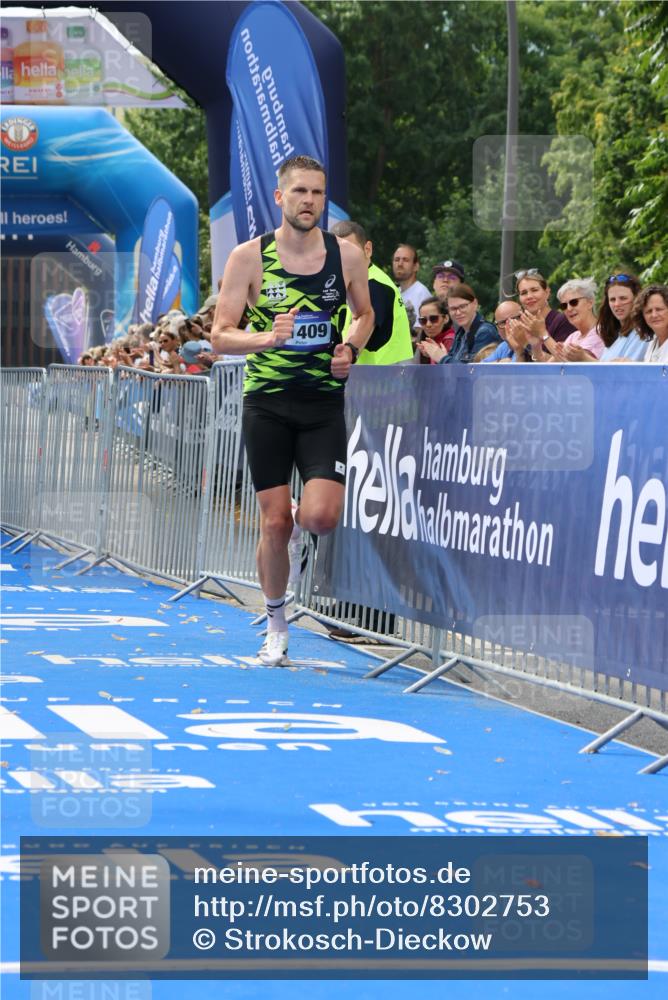 29.06.2025 - hella hamburg halbmarathon Strokosch-Dieckow http://msf.ph/oto/8302753 29.06.2025 10:16:18 Ziel 11409 meine-sportfotos.de