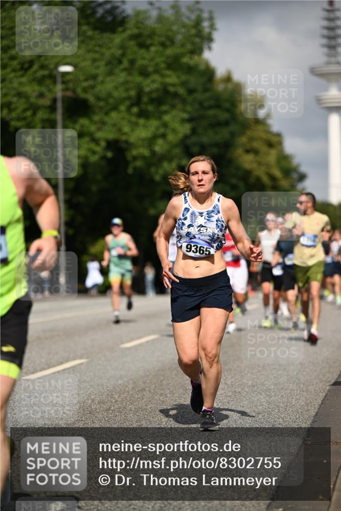 29.06.2025 - hella hamburg halbmarathon Dr. Thomas Lammeyer http://msf.ph/oto/8302755 29.06.2025 09:54:07 Kennedybrücke 1209, 1358, 1688, 1697, 1882, 2546, 2675, 3626, 4205, 4229, 4380, 4398, 4823, 4893, 5026, 5472, 5508, 5745, 5752, 5916, 6080, 6458, 6649, 6686, 6687, 7026, 7110, 8450, 8958, 9116, 9365, 10218, 10783, 10922, 11281, 11284, 11305, 11379 meine-sportfotos.de