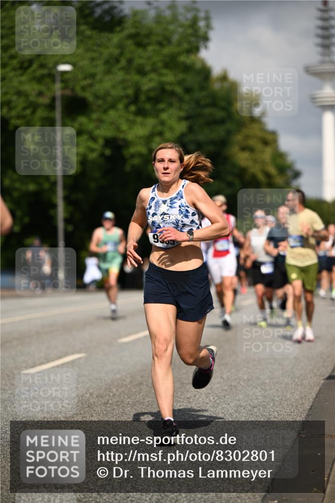 29.06.2025 - hella hamburg halbmarathon Dr. Thomas Lammeyer http://msf.ph/oto/8302801 29.06.2025 09:54:07 Kennedybrücke 1209, 1358, 1688, 1697, 1882, 2546, 2675, 3626, 4205, 4229, 4380, 4398, 4823, 4893, 5026, 5472, 5508, 5745, 5752, 5916, 6080, 6458, 6649, 6686, 6687, 7026, 7110, 8450, 8958, 9116, 9365, 10218, 10783, 10922, 11281, 11284, 11305, 11379 meine-sportfotos.de
