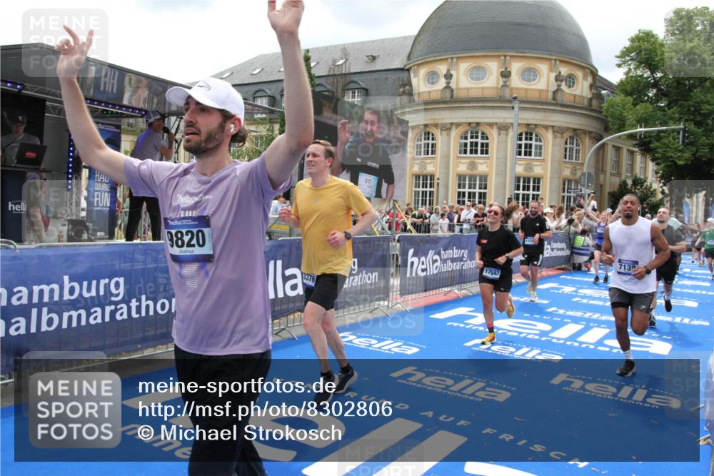 29.06.2025 - hella hamburg halbmarathon Michael Strokosch http://msf.ph/oto/8302806 29.06.2025 10:57:58 Ziel 1200, 2025, 2806, 2883, 3093, 3575, 7138, 7159, 7189, 9820, 11394, 12378, 13376, 13465, 14881, 15349, 16517, 17543, 18492, 18762 meine-sportfotos.de