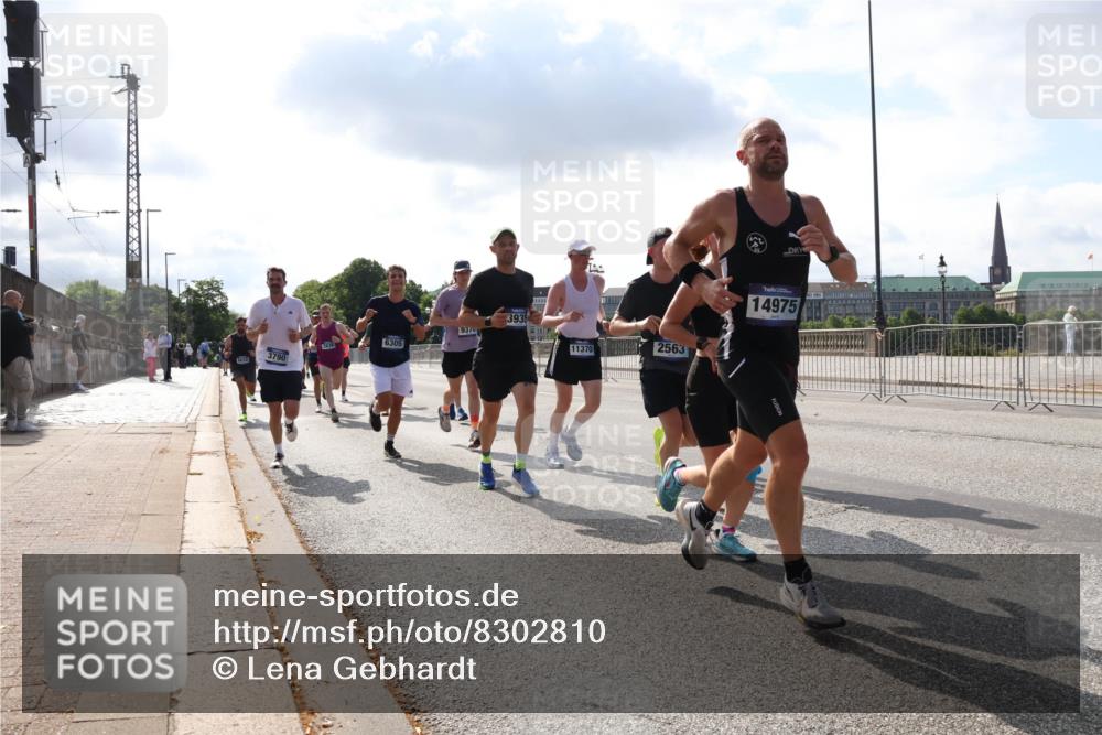 29.06.2025 - hella hamburg halbmarathon Lena Gebhardt http://msf.ph/oto/8302810 29.06.2025 09:47:06 Lombardsbrücke 3790, 9370, 2838, 6305, 3935, 2563, 11370, 14975, 1002, 1053, 1396, 1407, 1411, 1577, 1910, 1959, 2121, 2228, 2243, 2563, 2774, 2836, 3005, 3790, 3935, 4246, 4740, 4944, 5048, 5152, 5193, 5660, 5961, 6032, 6305, 6473, 6683, 6915, 7080, 7466, 7622, 7628, 7831, 7867, 7972, 8312, 8323, 8366, 9376, 9508, 9519, 10477, 10771, 10927, 11055, 11370, 11806, 11898, 12137, 12204, 12447, 12899, 13148, 13199, 13493, 13494, 13729, 13771, 13972, 13991, 14069, 14310, 14385 meine-sportfotos.de