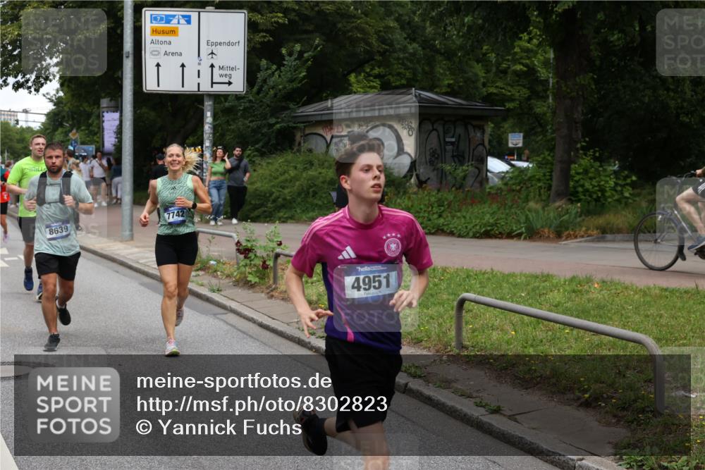 29.06.2025 - hella hamburg halbmarathon Yannick Fuchs http://msf.ph/oto/8302823 29.06.2025 10:50:01 20KM 1130, 1180, 1877, 2378, 2982, 3042, 3048, 4594, 4813, 4951, 5287, 5465, 5721, 5744, 6759, 7646, 7742, 8255, 8311, 8330, 8639, 8863, 9361, 9562, 9622, 11143, 11309, 11554, 11638, 11870, 12196, 12515, 12858, 13474, 14363, 14461, 15134, 16008, 16009, 16043, 16375, 16434, 16625, 17468, 17615, 18117, 18125, 18212, 18325, 18340, 18495, 18531, 18634, 18966, 19152 meine-sportfotos.de
