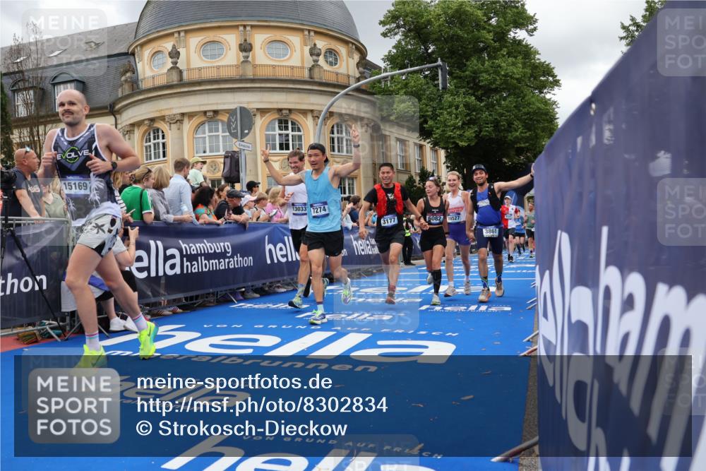 29.06.2025 - hella hamburg halbmarathon Strokosch-Dieckow http://msf.ph/oto/8302834 29.06.2025 10:54:15 Ziel 1267, 1442, 3103, 3177, 3861, 3898, 5638, 6082, 6084, 6443, 6511, 6512, 7274, 8223, 8390, 8772, 9791, 11430, 12213, 13033, 13289, 13794, 13803, 15169, 15524, 15946, 16527, 16574, 16750, 16780, 16879, 17087, 17698, 18268 meine-sportfotos.de