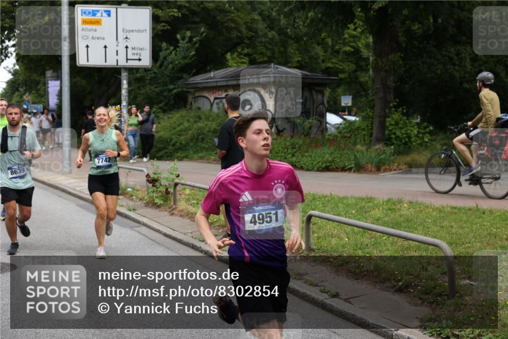29.06.2025 - hella hamburg halbmarathon Yannick Fuchs http://msf.ph/oto/8302854 29.06.2025 10:50:01 20KM 1130, 1180, 1877, 2378, 2982, 3042, 3048, 4594, 4813, 4951, 5287, 5465, 5721, 5744, 6759, 7646, 7742, 8255, 8311, 8330, 8639, 8863, 9361, 9562, 9622, 11143, 11309, 11554, 11638, 11870, 12196, 12515, 12858, 13474, 14363, 14461, 15134, 16008, 16009, 16043, 16375, 16434, 16625, 17468, 17615, 18117, 18125, 18212, 18325, 18340, 18495, 18531, 18634, 18966, 19152 meine-sportfotos.de