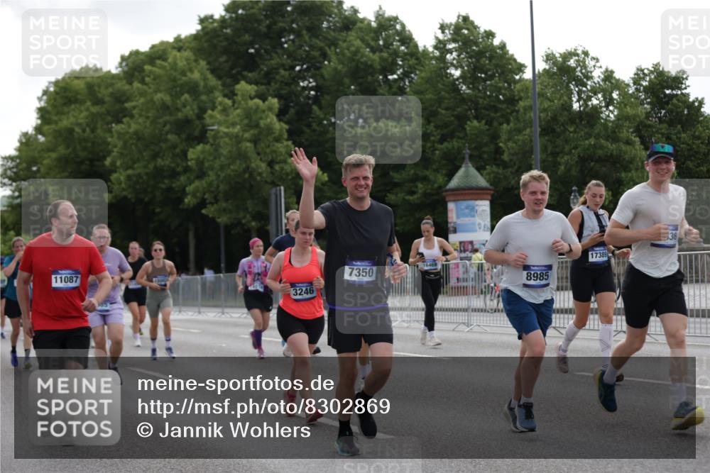 29.06.2025 - hella hamburg halbmarathon Jannik Wohlers http://msf.ph/oto/8302869 29.06.2025 10:37:27 Lombardsbrücke 1475, 1578, 1799, 1985, 2199, 2853, 3230, 3246, 3880, 5139, 5522, 5875, 6243, 6362, 6697, 7244, 7321, 7350, 7696, 8985, 9247, 9288, 9895, 10025, 10159, 10836, 11087, 11164, 11421, 11456, 11457, 11479, 11543, 11882, 12242, 12254, 13650, 14018, 15002, 15418, 15511, 16211, 16360, 17389, 17793, 17798, 18317, 18319, 18572 meine-sportfotos.de