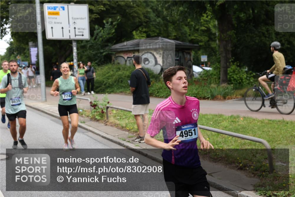 29.06.2025 - hella hamburg halbmarathon Yannick Fuchs http://msf.ph/oto/8302908 29.06.2025 10:50:01 20KM 1130, 1180, 1877, 2378, 2982, 3042, 3048, 4594, 4813, 4951, 5287, 5465, 5721, 5744, 6759, 7646, 7742, 8255, 8311, 8330, 8639, 8863, 9361, 9562, 9622, 11143, 11309, 11554, 11638, 11870, 12196, 12515, 12858, 13474, 14363, 14461, 15134, 16008, 16009, 16043, 16375, 16434, 16625, 17468, 17615, 18117, 18125, 18212, 18325, 18340, 18495, 18531, 18634, 18966, 19152 meine-sportfotos.de