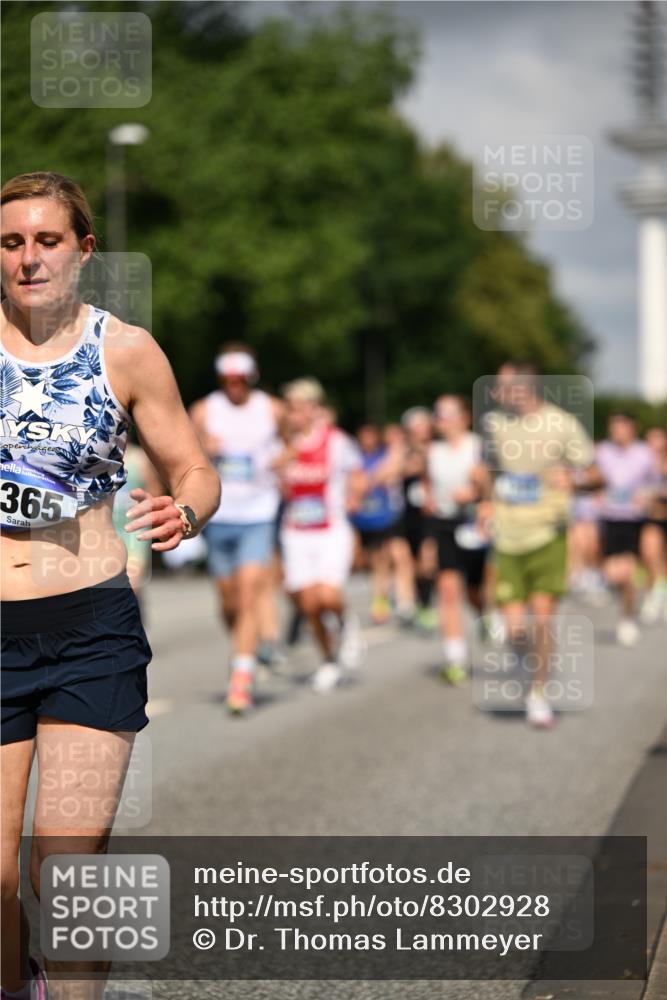 29.06.2025 - hella hamburg halbmarathon Dr. Thomas Lammeyer http://msf.ph/oto/8302928 29.06.2025 09:54:08 Kennedybrücke 1209, 1358, 1688, 1697, 1882, 2546, 2675, 3626, 4205, 4229, 4380, 4398, 4823, 4893, 5026, 5472, 5508, 5745, 5752, 5916, 6080, 6458, 6649, 6686, 6687, 7026, 7110, 8091, 8450, 8958, 9116, 9365, 10064, 10218, 10783, 10922, 11281, 11284, 11305, 11379 meine-sportfotos.de