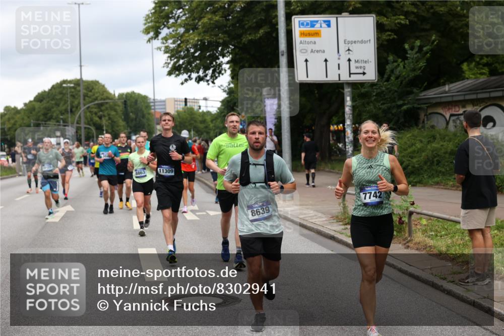 29.06.2025 - hella hamburg halbmarathon Yannick Fuchs http://msf.ph/oto/8302941 29.06.2025 10:50:01 20KM 1130, 1180, 1877, 2378, 2982, 3042, 3048, 4594, 4813, 4951, 5287, 5465, 5721, 5744, 6759, 7646, 7742, 8255, 8311, 8330, 8639, 8863, 9361, 9562, 9622, 11143, 11309, 11554, 11638, 11870, 12196, 12515, 12858, 13474, 14363, 14461, 15134, 16008, 16009, 16043, 16375, 16434, 16625, 17468, 17615, 18117, 18125, 18212, 18325, 18340, 18495, 18531, 18634, 18966, 19152 meine-sportfotos.de