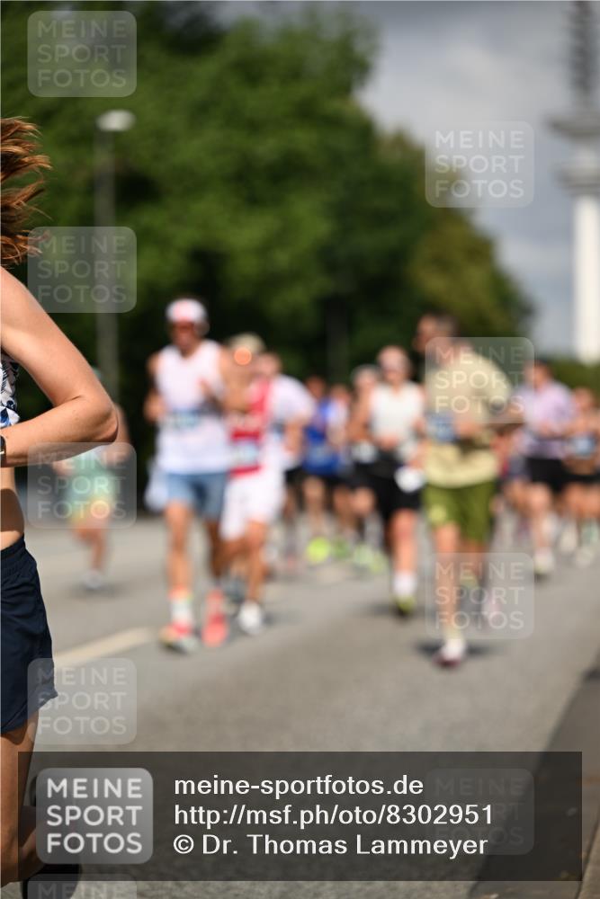 29.06.2025 - hella hamburg halbmarathon Dr. Thomas Lammeyer http://msf.ph/oto/8302951 29.06.2025 09:54:08 Kennedybrücke 1209, 1358, 1688, 1697, 1882, 2546, 2675, 3626, 4205, 4229, 4380, 4398, 4823, 4893, 5026, 5472, 5508, 5745, 5752, 5916, 6080, 6458, 6649, 6686, 6687, 7026, 7110, 8091, 8450, 8958, 9116, 9365, 10064, 10218, 10783, 10922, 11281, 11284, 11305, 11379 meine-sportfotos.de