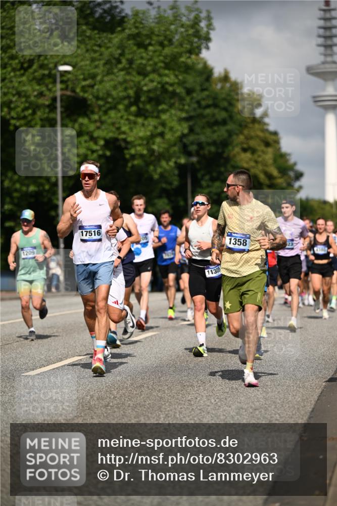 29.06.2025 - hella hamburg halbmarathon Dr. Thomas Lammeyer http://msf.ph/oto/8302963 29.06.2025 09:54:09 Kennedybrücke 1209, 1358, 1688, 1697, 1882, 2546, 2675, 3626, 4205, 4229, 4380, 4398, 4893, 5026, 5472, 5508, 5745, 5752, 5916, 6080, 6649, 6686, 6687, 7026, 7110, 8091, 8574, 8958, 9116, 9365, 10064, 10218, 10783, 10922, 11281, 11284, 11305 meine-sportfotos.de