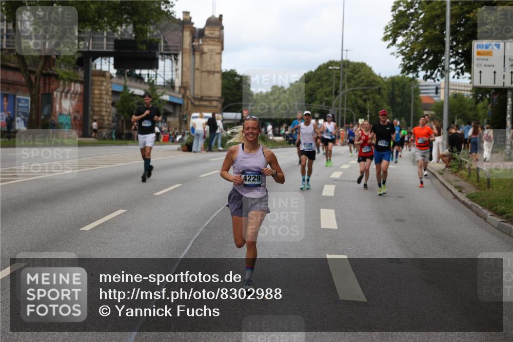 29.06.2025 - hella hamburg halbmarathon Yannick Fuchs http://msf.ph/oto/8302988 29.06.2025 10:37:44 20KM 2653, 3109, 3116, 3124, 3697, 3928, 4080, 4229, 4318, 7026, 7508, 7635, 8664, 9114, 10099, 10237, 10251, 10493, 11177, 12153, 12723, 12776, 13398, 13746, 13807, 14201, 14210, 14484, 14849, 15706, 15851, 15921, 16314, 16338, 16997, 17391, 17403, 18274, 18449, 18987, 19009, 19038, 19051, 19229 meine-sportfotos.de