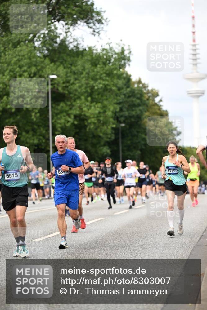 29.06.2025 - hella hamburg halbmarathon Dr. Thomas Lammeyer http://msf.ph/oto/8303007 29.06.2025 10:38:03 Kennedybrücke 1189, 1275, 1764, 1896, 2038, 2526, 2776, 2933, 3264, 3340, 3345, 3848, 4361, 4433, 4445, 4449, 4807, 4824, 4826, 5075, 5096, 5141, 5557, 5561, 5566, 5569, 5691, 5821, 5822, 5887, 6364, 6515, 6516, 6956, 7027, 7565, 7633, 7653, 7982, 8157, 8277, 8349, 8375, 8377, 8383, 8401, 8620, 9258, 9438, 9706, 9799, 9875, 9995, 10048, 10071, 10561, 10800, 11111, 11229, 11237, 11260, 11338 meine-sportfotos.de
