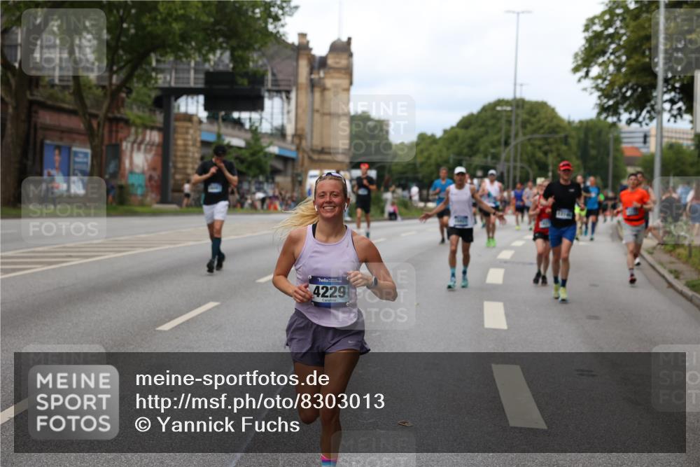 29.06.2025 - hella hamburg halbmarathon Yannick Fuchs http://msf.ph/oto/8303013 29.06.2025 10:37:45 20KM 2653, 3109, 3116, 3124, 3697, 3928, 4080, 4229, 4318, 6495, 7026, 7508, 7635, 8664, 9114, 10099, 10237, 10251, 10493, 11177, 12153, 12623, 12657, 12723, 12776, 13398, 13746, 13807, 14201, 14210, 14484, 14849, 15706, 15921, 16314, 16338, 16997, 17391, 17403, 18274, 18449, 19009, 19038, 19051, 19229 meine-sportfotos.de